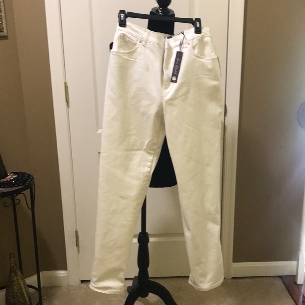 NWT white Gloria Vanderbilt jeans